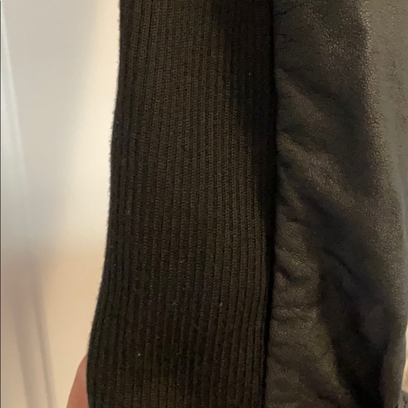 Ladies short leather jacket - Picture 2 of 5